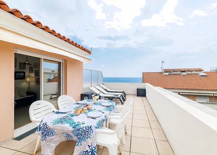 904 - Rooftop In City Center, Beach 100M Away