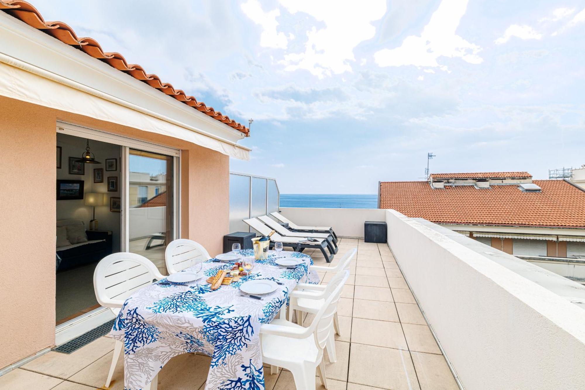 904 - Rooftop In Center, 100m Away Appartamento *